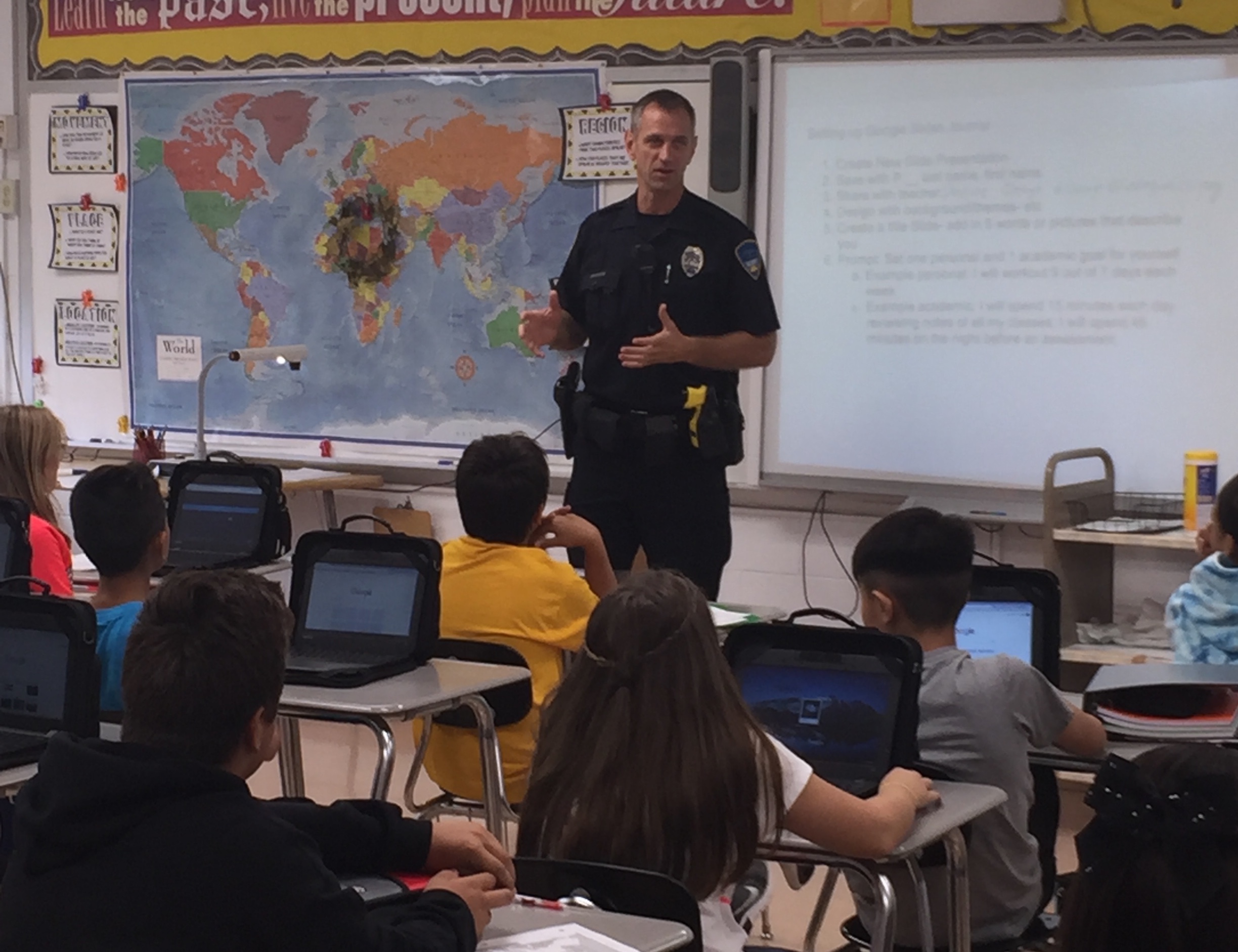 Officer Potter speaking to students