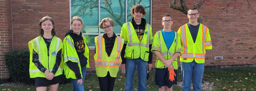 Clay FFA Students Volunteer for City of Oregon Recycling Event!